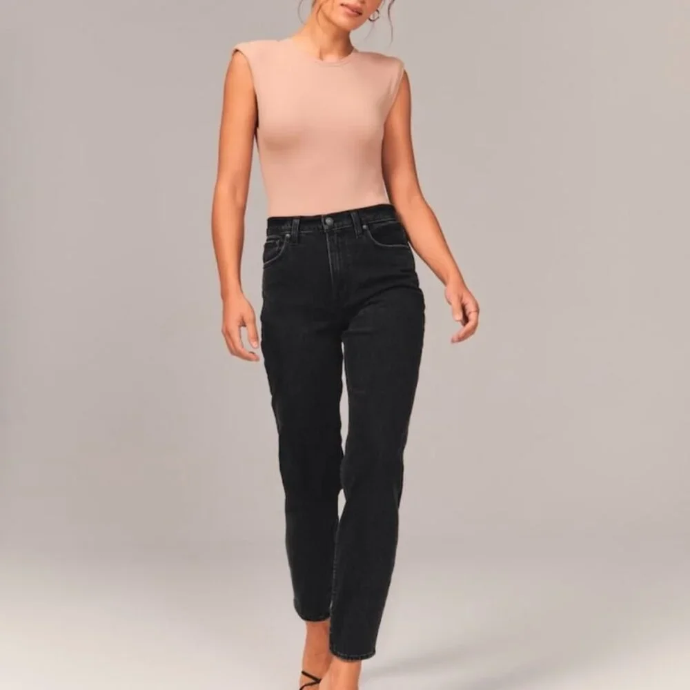 Abercrombie & Fitch Black The 80's Mom High Rise Jeans - Picture 9 of 10